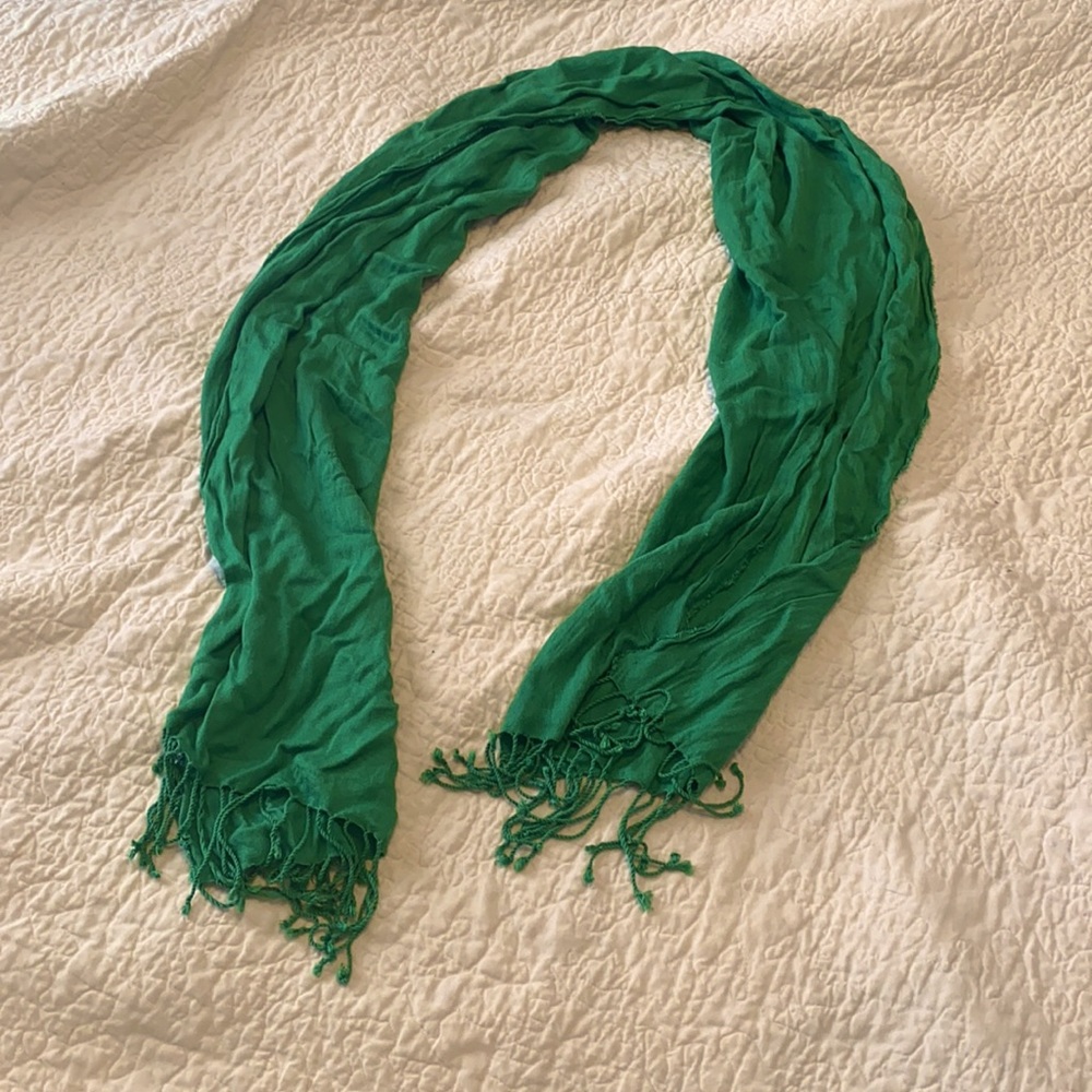A beautiful green scarf - perfect for St.  Patrick’s day or Christmas 😊